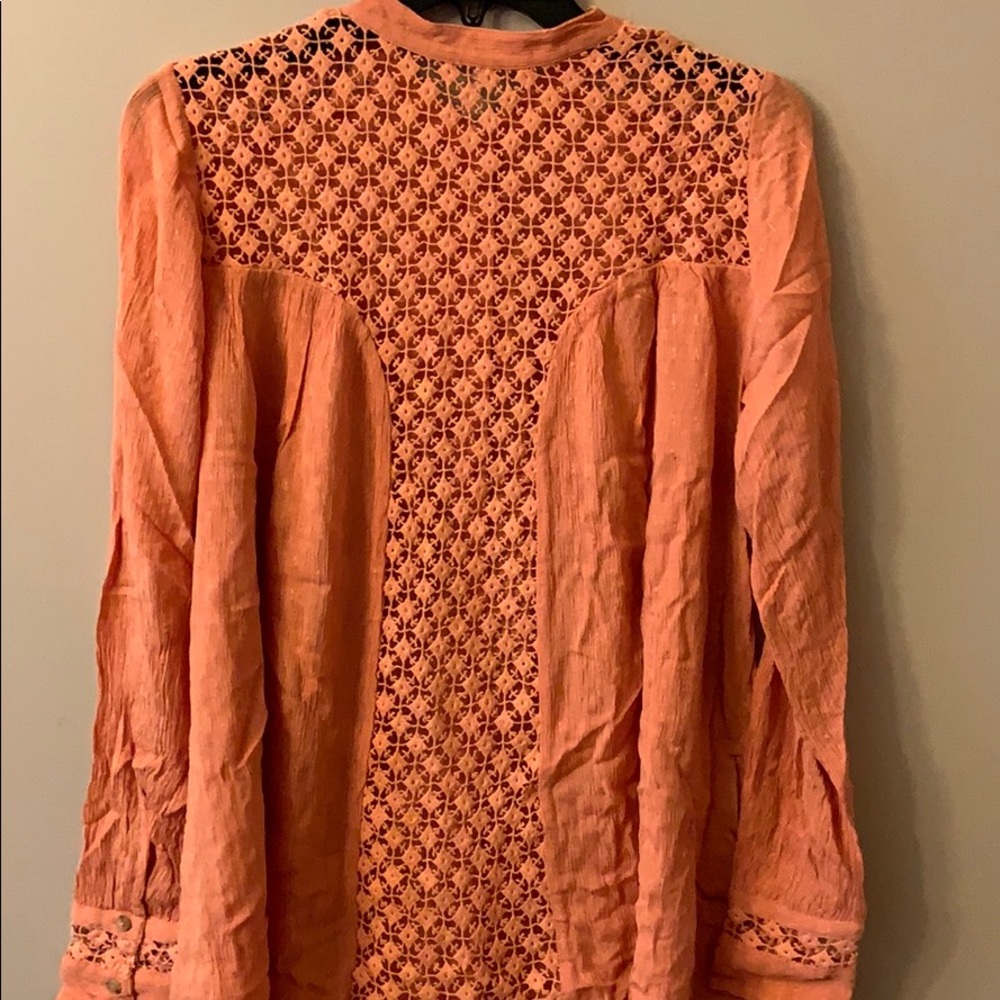 Free people blouse w/intricate lace cutout detail - Picture 4 of 5